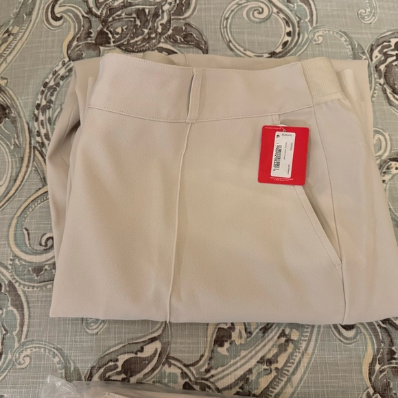 NWT Carefree Crepe Trouser With No-Show Coverage, size XL petite cream - Picture 2 of 2